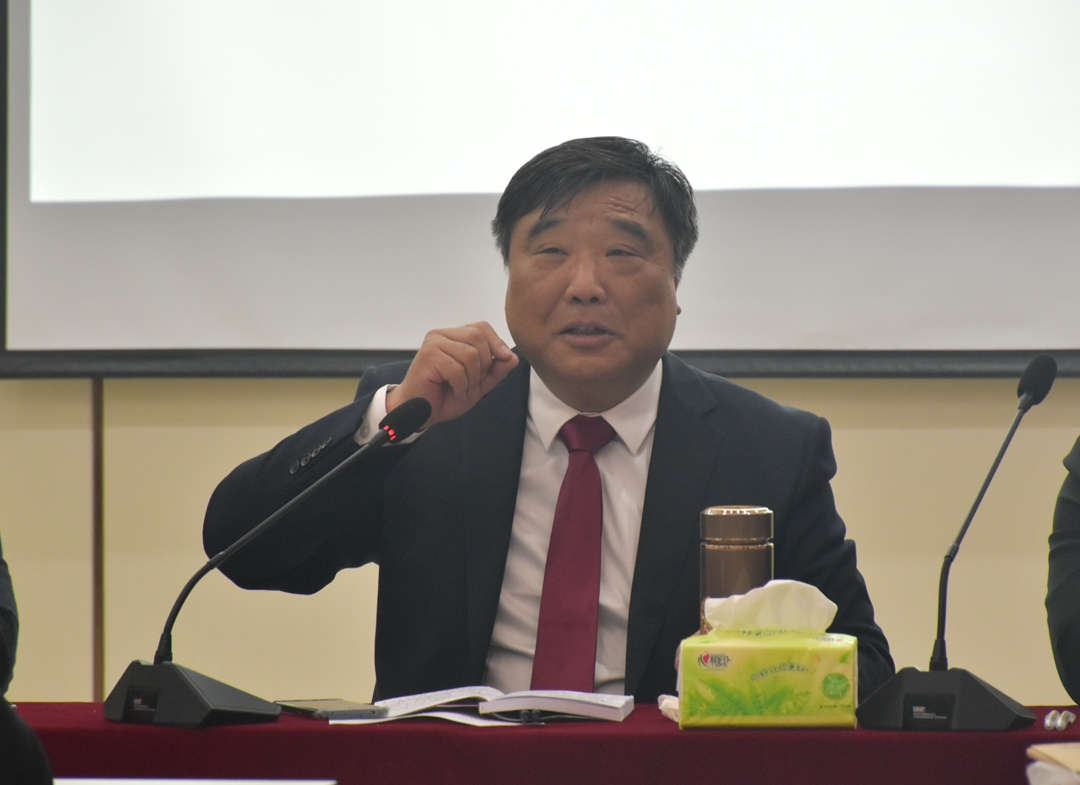 胡校長(zhǎng).jpg 胡校長(zhǎng).jpg